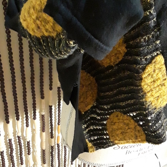 Chic black and gold top - Picture 6 of 12